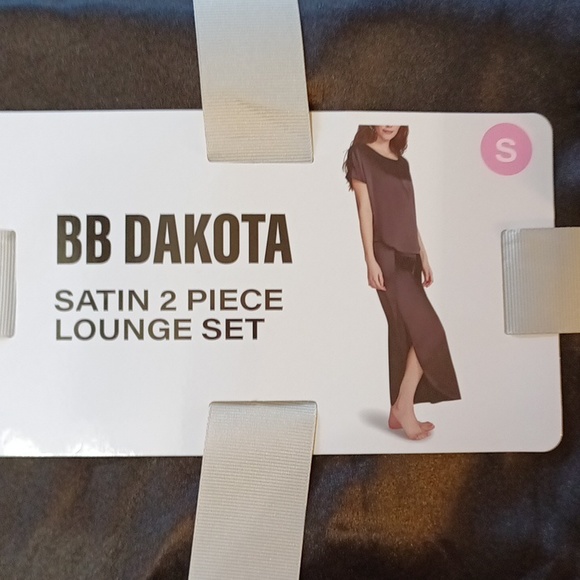 Satin two-piece lounge set - Picture 12 of 12